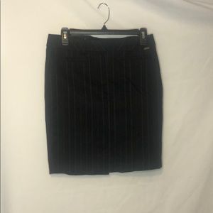 Guess stretch black pencil skirt